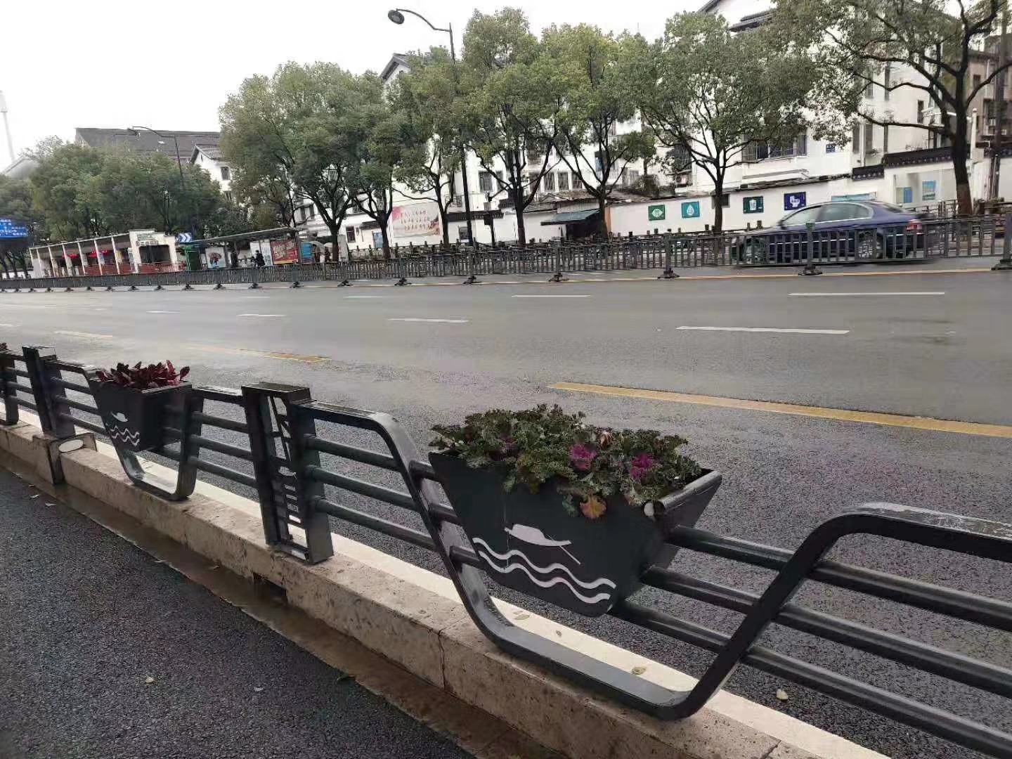 贵阳铁艺隔离花箱